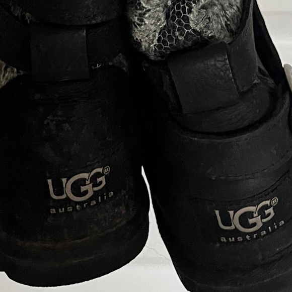 Ugg Boots - Picture 1 of 3
